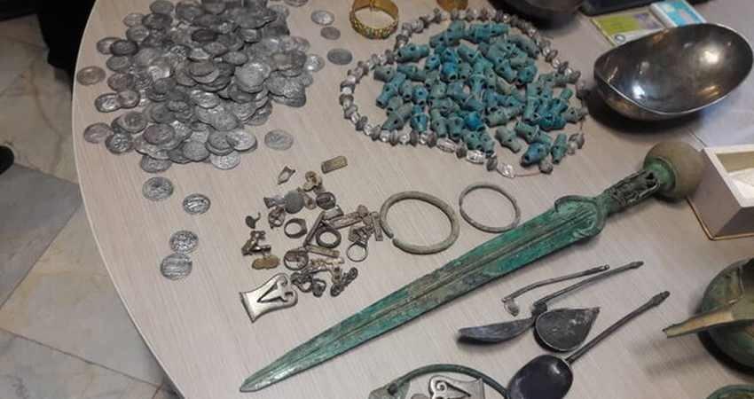 کشف میراث اشکانیان از یک سمساری در تهران کشف میراث اشکانیان از یک سمساری در تهران
