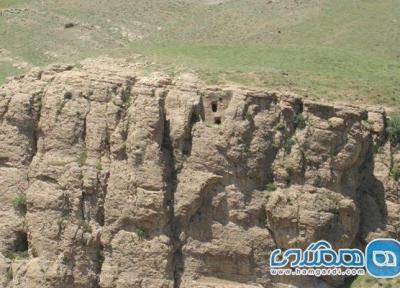 قلعه سیدک یک مجموعه صخره ای تاریخی در جنوب دشت ارومیه است