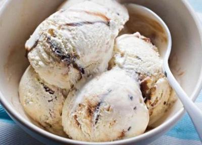 برترین خوردنی ها برای مقابله با گلودرد، بله، بستنی یکی از برترین مواد غذایی است!